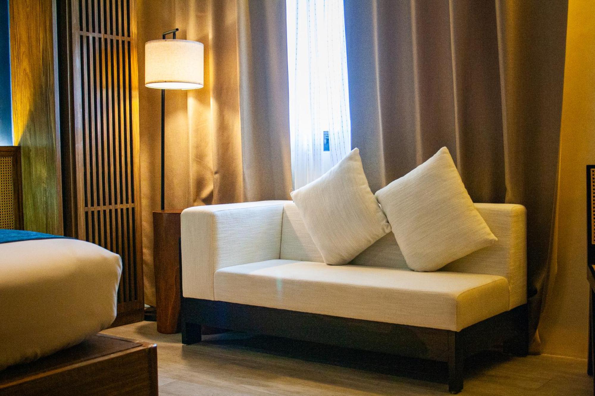 Elijah Hotel Dasmarinas Luaran gambar