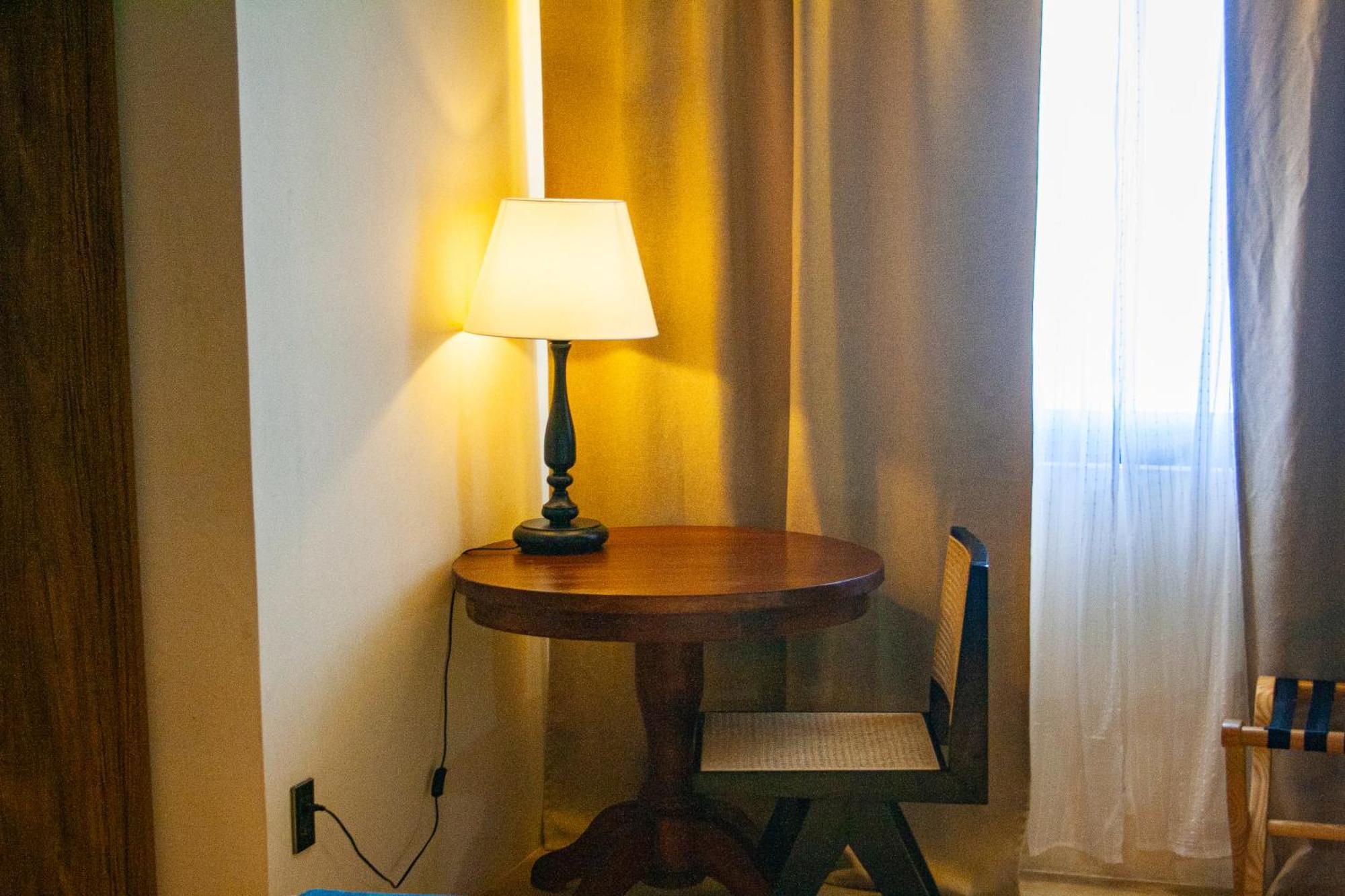 Elijah Hotel Dasmarinas Luaran gambar